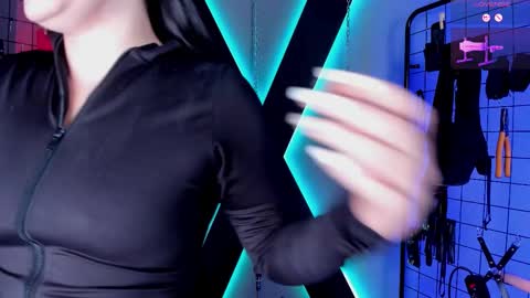 Snapshot of misskara_ariana_bdsm chatting on September 22, 11:47 am Miss Kara and Ariana online show from September 22, 11:47 am