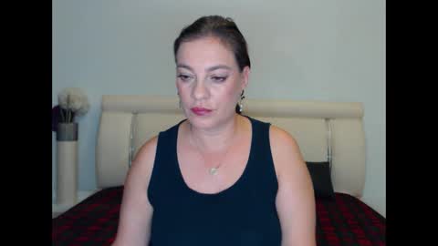 Khloe online show from November 9, 6:54 pm