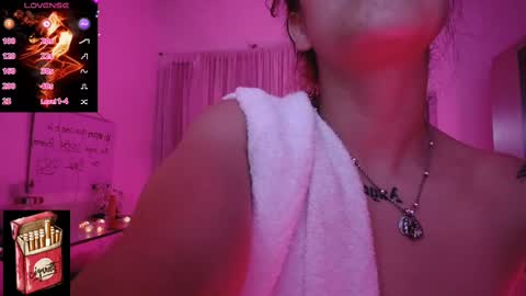 Snapshot of misslana_wn chatting on February 19, 1:51 am LanaLul online show from February 19, 1:51 am