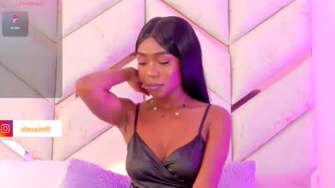 lyly  independient model online show from March 13, 4:21 pm