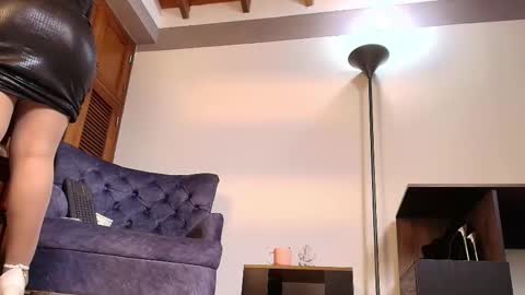 Snapshot of missmabelle_ chatting on October 20, 12:26 am Im Valentina online show from October 20, 12:26 am