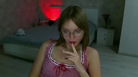 OneGoddess online show from October 21, 6:55 pm