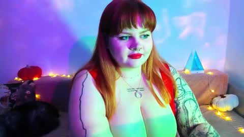 Maya online show from November 7, 10:40 am