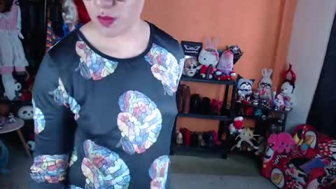 Miss Mia online show from May 26, 3:18 pm