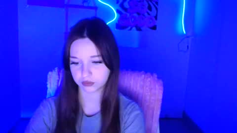 Mia online show from December 1, 8:51 pm