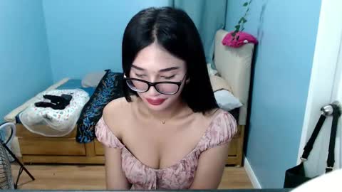 missminervaa online show from September 27, 6:16 pm