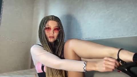 missmoon111 online show from February 12, 10:03 am