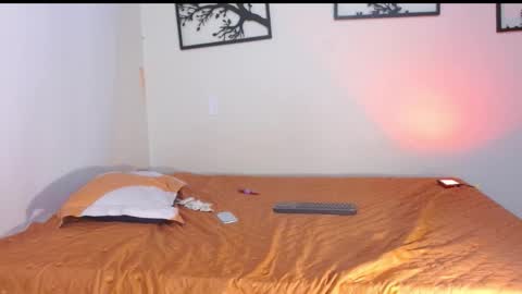 Tell me Pandora online show from November 5, 1:13 pm