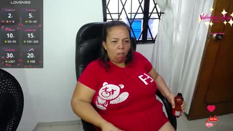 Snapshot of misspenelopenipples chatting on February 17, 12:05 pm Penelope online show from February 17, 12:05 pm