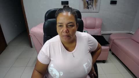 Snapshot of misspenelopenipples chatting on March 7, 11:40 am Penelope online show from March 7, 11:40 am