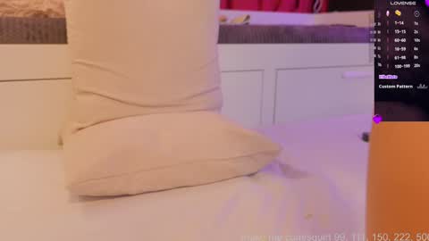 missqueenlust online show from January 11, 6:03 am