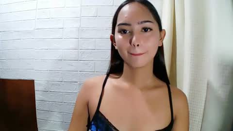 missrianmwua online show from June 27, 11:05 am