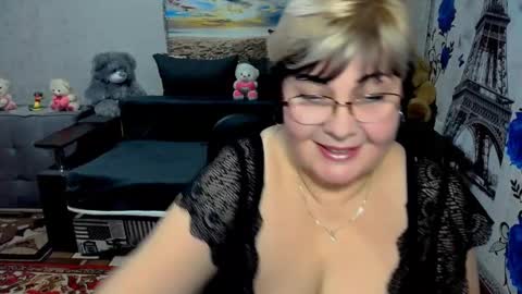 Snapshot of missritabella chatting on February 19, 7:26 pm Rita online show from February 19, 7:26 pm