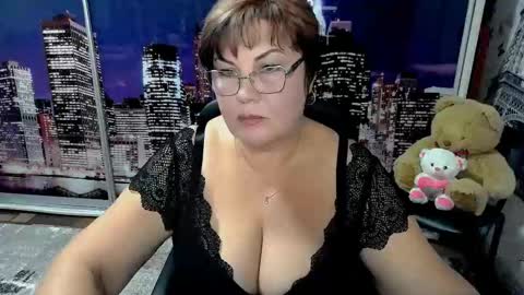 Snapshot of missritabella chatting on September 28, 5:33 pm Rita online show from September 28, 5:33 pm