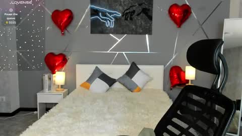 misss_evelyne online show from February 12, 1:09 am