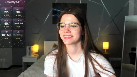 misss_evelyne online show from January 19, 1:26 am