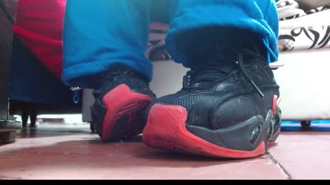 TELL ME MISS online show from October 31, 4:40 pm