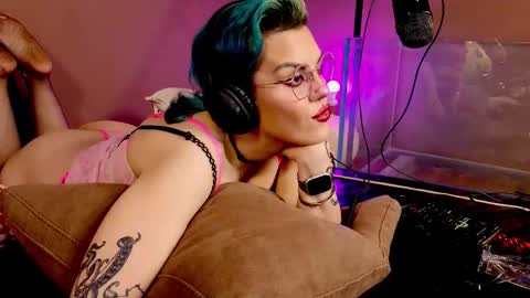 Snapshot of misstaco chatting on September 11, 1:29 am Tacodeluxe online show from September 11, 1:29 am