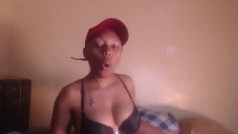Snapshot of missthighsohmy chatting on October 7, 2:51 am missthighsohmy online show from October 7, 2:51 am