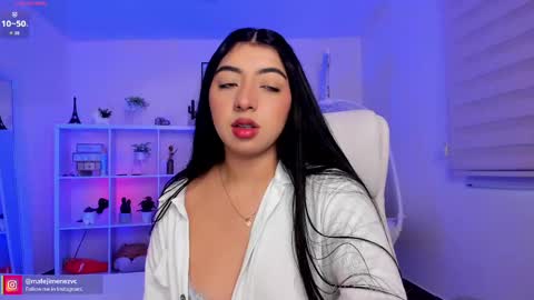 Snapshot of missvancouver_ chatting on October 9, 1:27 pm Mafe Jimenez online show from October 9, 1:27 pm