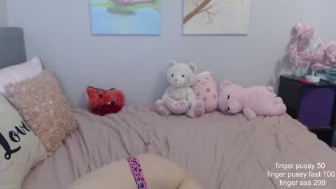 Snapshot of missyinpinkk chatting on February 10, 7:58 am Missy online show from February 10, 7:58 am