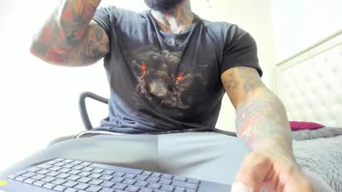 Snapshot of mister_venom chatting on October 20, 3:00 am venom online show from October 20, 3:00 am