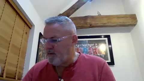 Snapshot of misterblivs chatting on October 17, 7:01 am Misterblivs online show from October 17, 7:01 am
