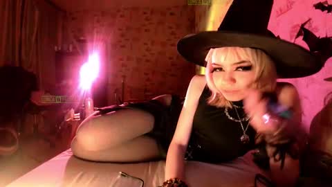 mistr_daria_femdom online show from October 26, 7:24 pm