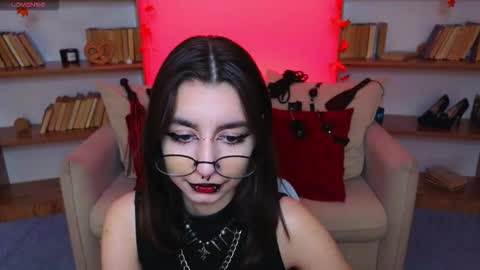 Snapshot of mistress__marcelline chatting on October 4, 10:02 am Marcelline online show from October 4, 10:02 am