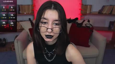 Snapshot of mistress__marcelline chatting on September 18, 9:35 am Marcelline online show from September 18, 9:35 am