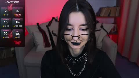 Snapshot of mistress__marcelline chatting on September 12, 10:17 am Marcelline online show from September 12, 10:17 am