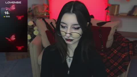 Snapshot of mistress__marcelline chatting on October 18, 9:46 am Marcelline online show from October 18, 9:46 am