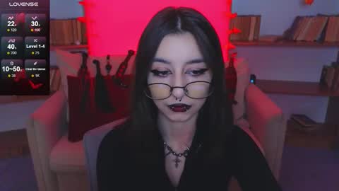 Snapshot of mistress__marcelline chatting on October 15, 9:21 am Marcelline online show from October 15, 9:21 am