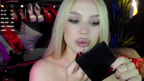 Snapshot of mistress_darsy chatting on January 30, 6:24 am Darsy online show from January 30, 6:24 am