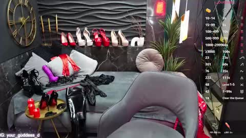 Snapshot of mistress_darsy chatting on March 7, 12:12 pm Darsy online show from March 7, 12:12 pm
