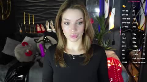 Snapshot of mistress_darsy chatting on September 25, 2:02 pm Darsy online show from September 25, 2:02 pm