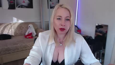 mistress_milfa online show from April 14, 2:20 pm