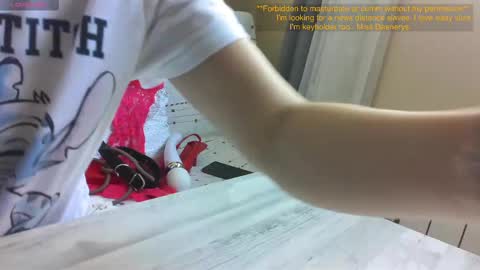 Snapshot of mistressdaenerys chatting on March 5, 8:43 am Mistress Daenerys online show from March 5, 8:43 am