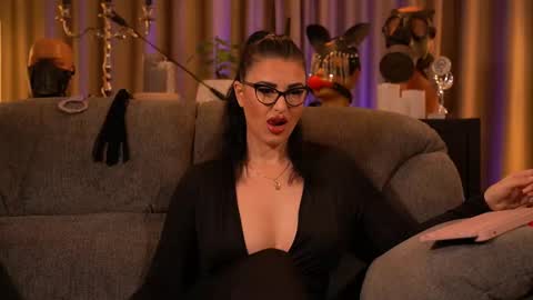 Snapshot of mistresskellykent chatting on September 26, 11:57 pm Mistress Kelly online show from September 26, 11:57 pm