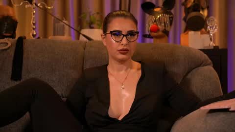 Mistress Kelly online show from November 15, 2:13 am