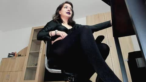 YourGoddessM online show from April 4, 12:50 am