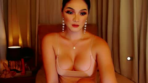 Leah online show from December 14, 5:07 am