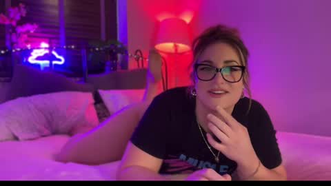 Snapshot of mistresssx chatting on February 22, 2:30 pm Miss X online show from February 22, 2:30 pm