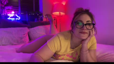 Snapshot of mistresssx chatting on February 21, 6:48 pm Miss X online show from February 21, 6:48 pm