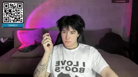 MeowMiku online show from October 3, 7:11 pm