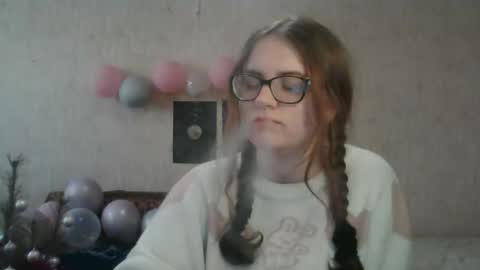 Snapshot of miyabe chatting on March 1, 10:13 am Milana online show from March 1, 10:13 am
