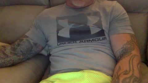 Snapshot of mjg175 chatting on December 3, 4:33 pm SexyRed online show from December 3, 4:33 pm