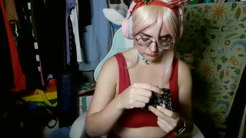 The Mochi Rainbow Variety Show online show from December 29, 11:50 pm