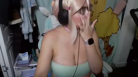 The Mochi Rainbow Variety Show online show from March 4, 10:38 pm