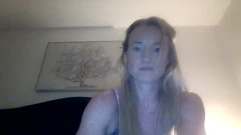 mockingbirds91 online show from June 15, 4:48 am